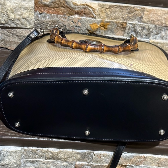 Gently used Dooney & Bourke Panama handbag. - Picture 5 of 9